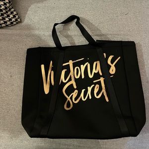 Black Victoria’s Secret Picnic Bag